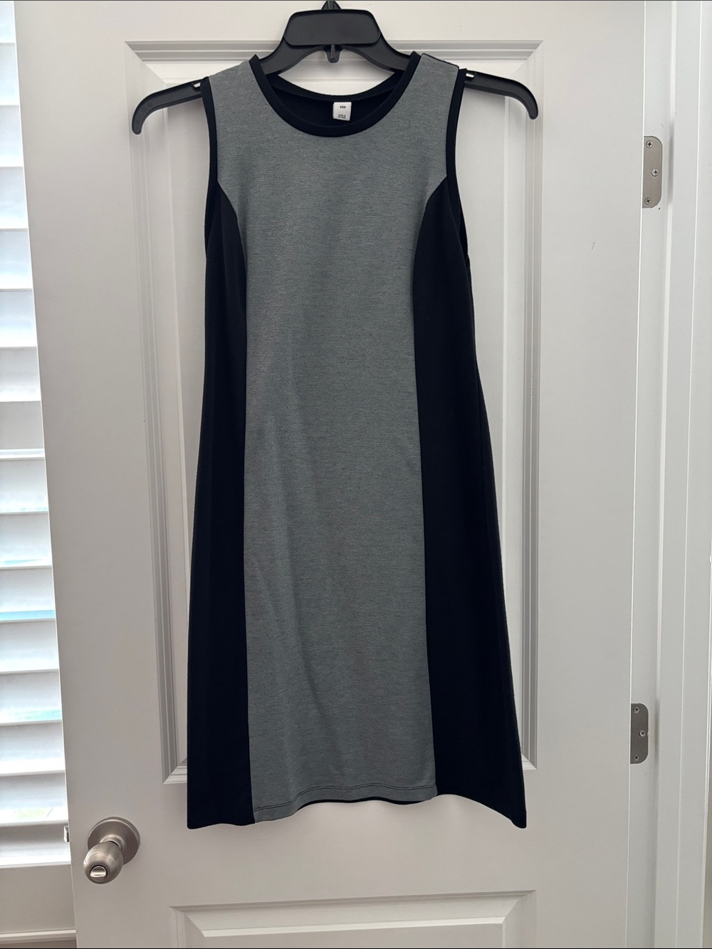 Old Navy Gray and Black Sleeveless Colorblock Midi Dress